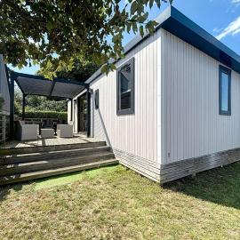 Mobil-home tout confort 6 pers, 3 ch, 2 sdb, piscine, à 200m de la plage, plein cœur de Jullouville - FR-1-361A-55, hotel in Jullouville-les-Pins