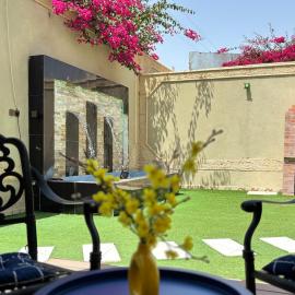 شاليهات درة المئة, hotel i Hajlah