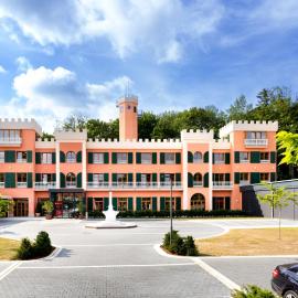 Kim Schlosshotel im Park, hotel sa Dresden
