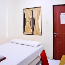 Urbanview at Nalaya Homestay Mataram, hotel u gradu Tjakranegara