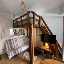 Très beau studio avec mezzanine, hotell i Barèges