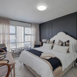 Seehuys Beachfront Studio Sea & Mountain Views, hotel in Bloubergstrand