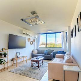 YaffoTLV Beach - Bright 2 Bedroom Apartment WITH SHELTER