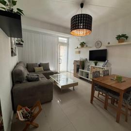 Apartamento Royal Gines II a 10" de Sevilla, a 20" del Aeropuerto de Sevilla, hotel en Gines