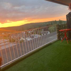 Central peak of Embourg Apartment