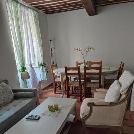 Charmant petit appartement provençal, hôtel à La Garde-Freinet