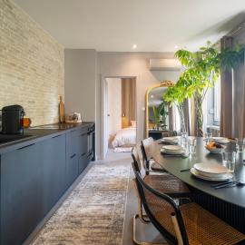 Apartment 2 Bedrooms & Terrace - Fully Air-Conditioned - King Size Beds