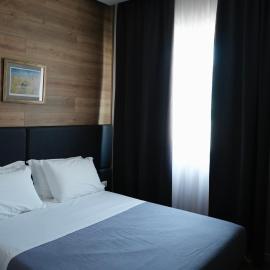 BluePoint Hotel、Tepelenëのホテル