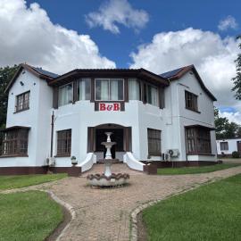 57 On Lorne Guesthouse, hotel i Estcourt