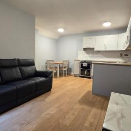Charming 2-Bed, 1-Bath Apartment, Galway City