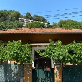 Villa Serenice - F2 au calme, climatisé, WIFI et parking gratuit, хотел в Ница