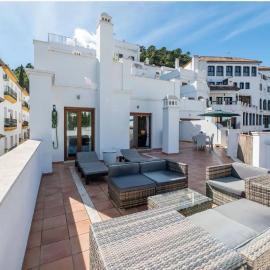 3 Bed Apartment in Benahavís