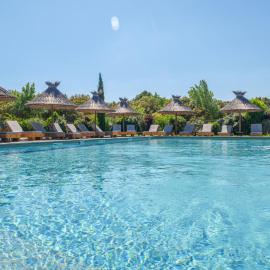 Lodges en Provence - Ecogîtes & Restaurant insolites, hótel í Richerenches