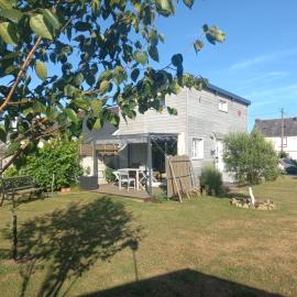 Studio bois indépendant au calme, khách sạn ở Concarneau