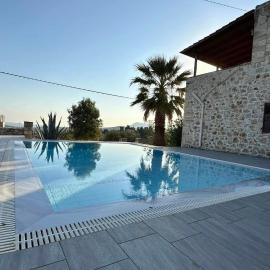 Villa Aris in Crete with private pool en private parking!