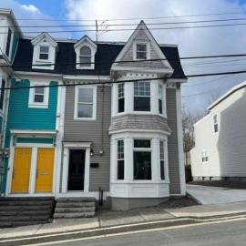 Spacious Downtown Heritage Stay Free Parking, hotel din St. John's