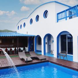 Yangyang Rodes Pool Villa, hotel en Yangyang