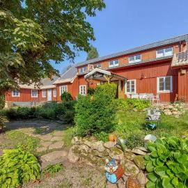 4 Bedroom Awesome Apartment In Höör