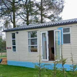 Ibiza chalet in natuurlijke omgeving, hotel in Bergen op Zoom