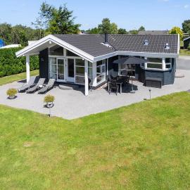 Three-Bedroom Holiday Home In Haderslev