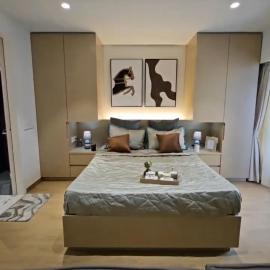 Neon - Royal Nest Aerotel with Pvt Balcony -1 km from Airport, hotel v mestu Pune