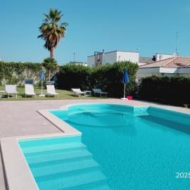 just blue, hotel in Montesilvano