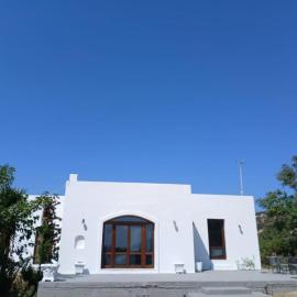 Cottage in Kalikri-Loutro area, hotel a Kalamitsa
