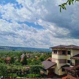 In Varful Dealului, hotel in Izvoarele