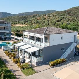 Astra Sarti Luxury Suites, Hotel in Sarti