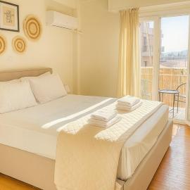 At Polyla 3BR Apartment 10m Walk to Metro