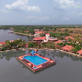 Sterling Lake Palace Alleppey, hotel u gradu Alepej