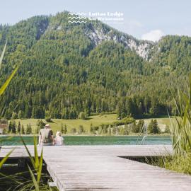 Lottas Lodge am Weissensee - Exklusive Ferienwohnung mit privatem Seezugang, hotell i Weissensee