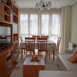Apartamento Aurora cerca de Laredo y Santoña y Piscina Comunitaria, hotel en Bádames
