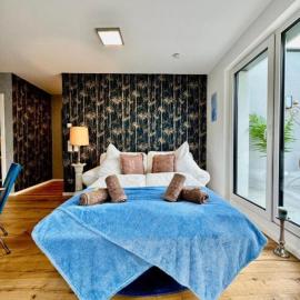Luxury Long-Term Apartment with Terrace