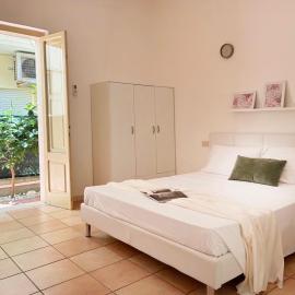 Holihome Room Eight, hotel in Tortoreto Lido