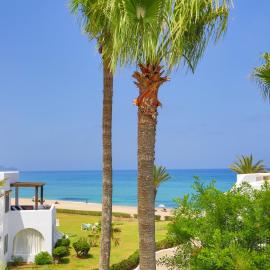 VILLA avec Rooftop Bahia Smir bord de mer, hotel v destinaci Fnidek