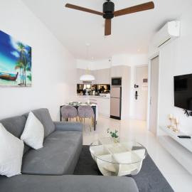 Cassia Lakeview 1BR Apartments, 10min to Beach, hotel in Laguna Phuket