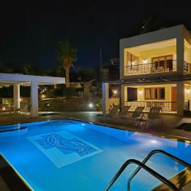 Liakoto Villa with private pool and jacuzzi