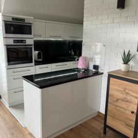 Apartamenty Bursztynowe, hotel em Dębki
