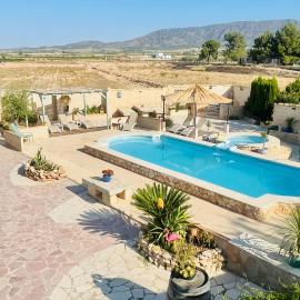 Casa Rural Ubeda - B&B - Pinoso-Alicante, hotel u gradu Úbeda