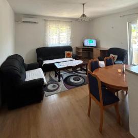 Tivat Apartmani, hotel a Mrčevac