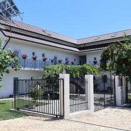 Maison 25, hotel u gradu '2 Mai'