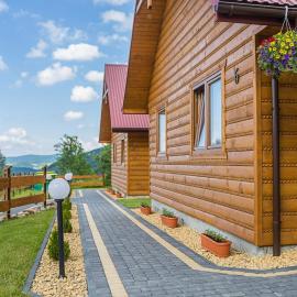 Domki na Słonecznym Wzgórzu โรงแรมในบูโควิเอซ