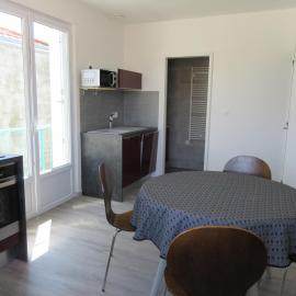 Appartement T2 emplacement idéal, מלון בפוראס