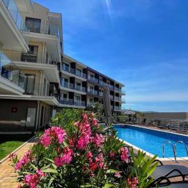 Casa Montenegro Lux Family Friendly 1 BR 2 Sofa Beds for Kids Sea Pool View Free Parking Wi-fi Pool Airport 5 Min