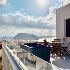 Majestic View Villa - Outdoor Jacuzzi