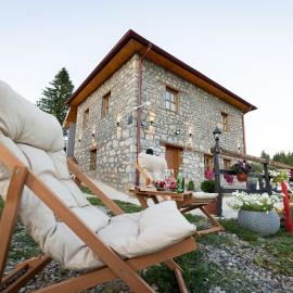 Kula 1960 Luxury Stone House, hotel in Rožaje
