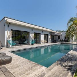 Villa "Juliana" - Step-free villa with pool, hotel in Lecci