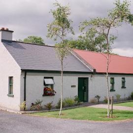Lough Lannagh Self Catering Cottages, hotel i Castlebar