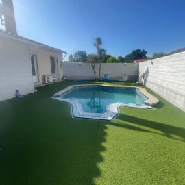 Maison familiale avec piscine, hotel in Mimizan